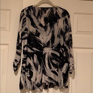 Alfani size L black and white top